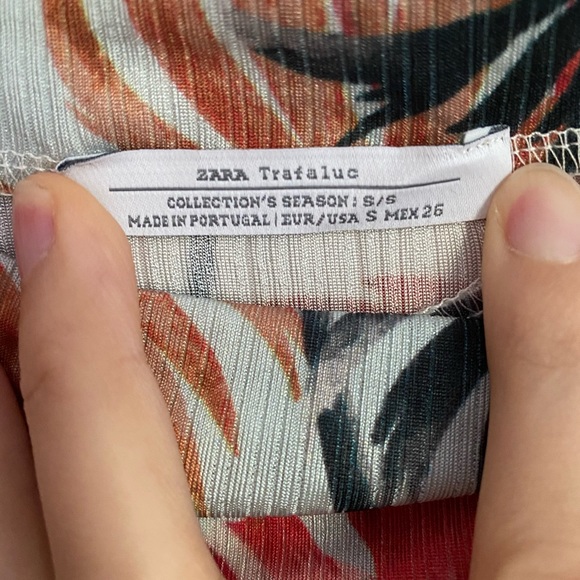 ❌SOLD❌ Floral and silver dress - Picture 4 of 5